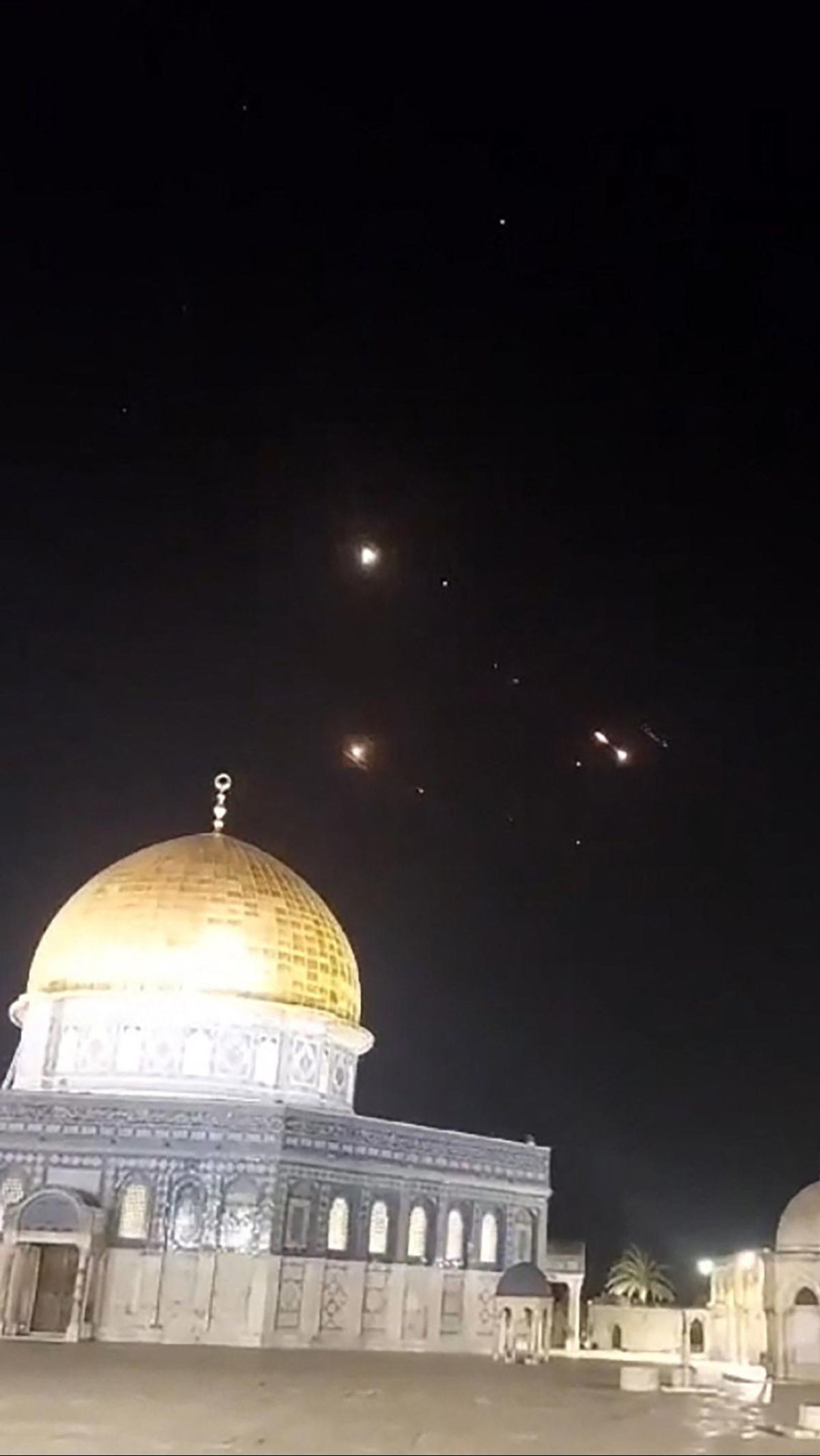 Dalam serangan besar yang dilancarkan Iran tersebut, ratusan drone dan rudal dikerahkan dalam upaya membombardir Israel. AFP