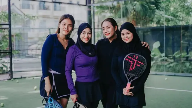 Aurel Hermansyah bermain padel (Instagram/@aurelie.hermansyah)