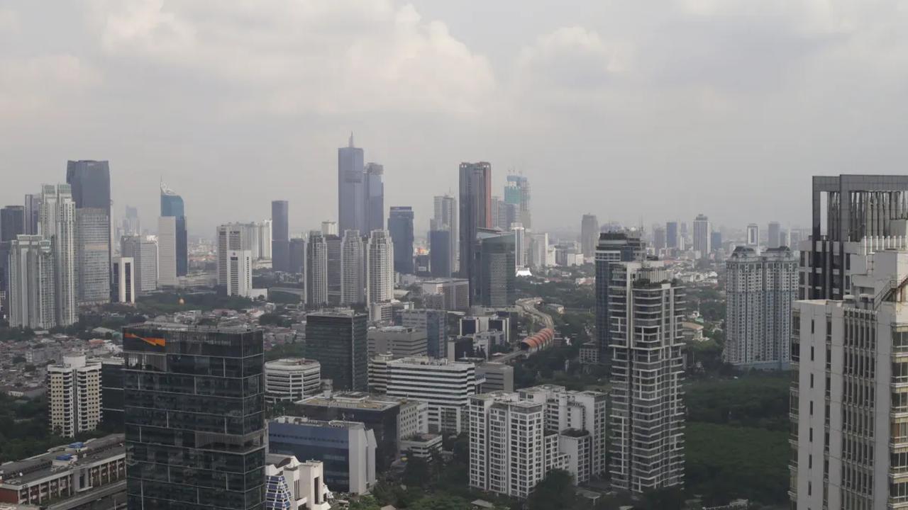 "Kalau negara tidak menguasai ini, kita akan terjebak menjadi negara berpendapatan negara menengah," tegas Budiman Sudjatmiko.