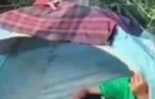 Anak Broken Home ini Pilih Tinggal Sendiri di Hutan Pakai Tenda, Ngaku Tak Lagi Mendapat Perhatian