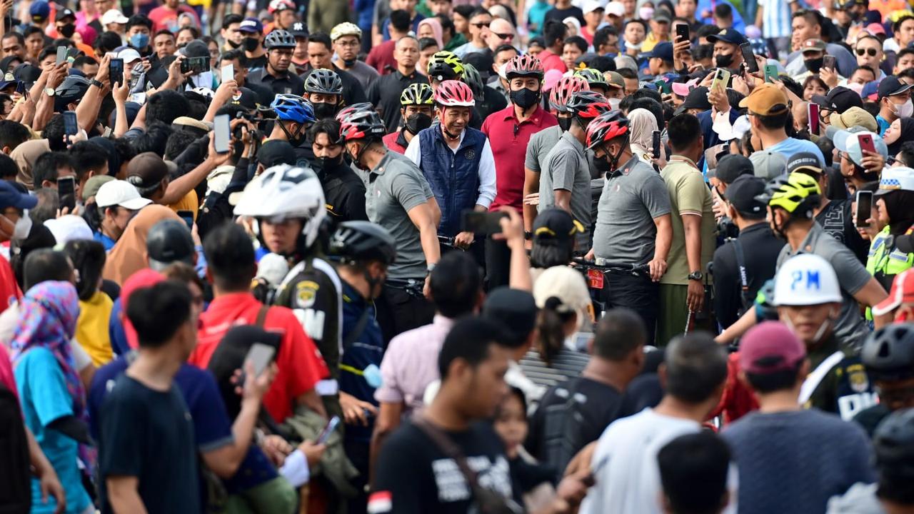 Ragam gaya Jokowi ketika bertemu rakyat