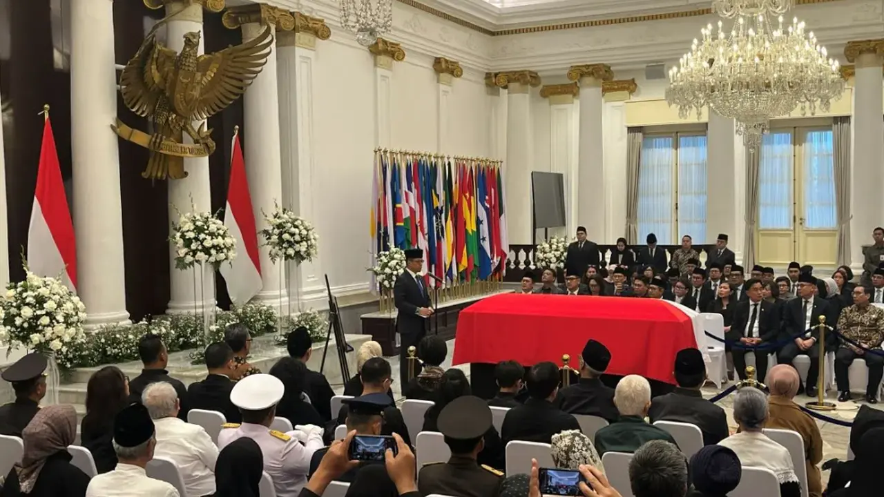 Suasana upacara penghormatan terakhir kepada mendiang Duta Besar RI untuk Filipina Letjen TNI (Purn) Agus Widjojo, yang meninggal dunia pada usia 78 tahun, di Gedung Pancasila Kementerian Luar Negeri (Kemlu) RI di Jakarta, Senin (9/2/2026). (Dok. ANTARA)