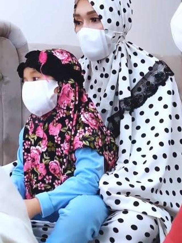 Akun Instagram Kembali, Ini 7 Momen Lucinta Luna Gelar Tasyakuran Bersama Anak Yatim