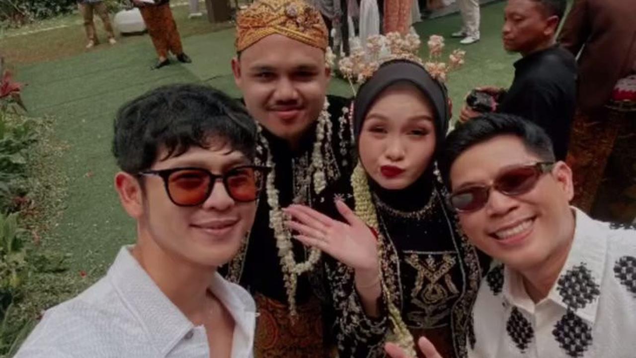 Salma Salsabil Menikah, 7 Potret Nino Kayam Hadir di Acara Resepsi Sebut Bak Restu Semesta