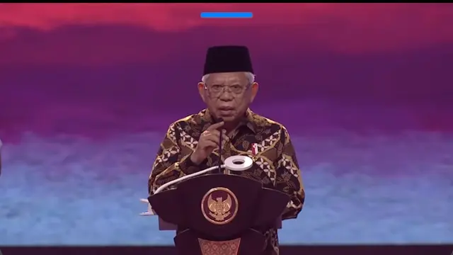 Wakil Presiden Ma'ruf Amin dalam ASEAN Business Awards 2023 di Hotel Ritz-Carlton, Jakarta, Senin (5/9/2023). Menurutnya, pengusaha di kawasan ASEAN memang didominasi oleh UMKM. (Arief/Liputan6.com)