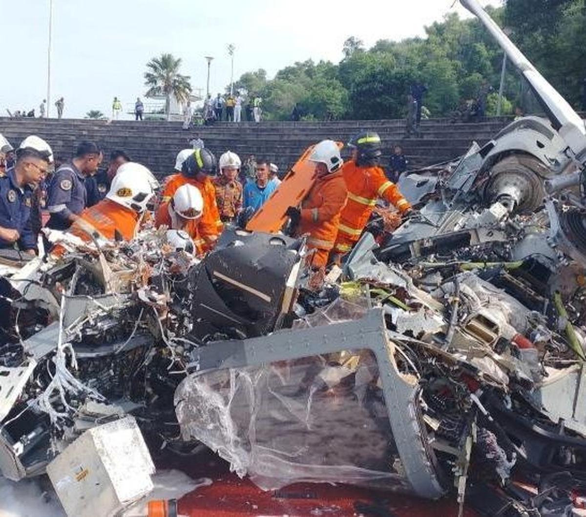 Insiden tabrakan helikopter angkatan laut di Malaysia telah menewaskan sepuluh orang.<br><br>Kejadian tersebut terjadi saat latihan militer untuk parade Angkatan Laut Kerajaan Malaysia di Kota Lumut, Negara Bagian Perak. Foto: AFP