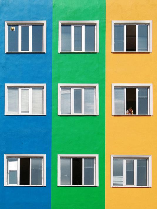 Sebuah hunian di Instabul dengan arsitektur yang unik. Para Fotografer di Turki banyak mengambil gambar - gambar yang unik dari gedung - gedung di Turki dengan arsitektur menarik. (Dailymail.co.uk)