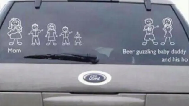 6 Stiker di Belakang Mobil Ini Nyeleneh, Bukan Keluarga Bahagia