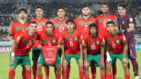Starting XI Timnas Maroko U-17 berfoto sebelum dimulainya laga perempat final Piala Dunia U-17 2023 menghadapi Timnas Mali U-17 di Stadion Manahan, Solo, Sabtu (25/11/2023). (Doc. LOC WCU17/RKY)
