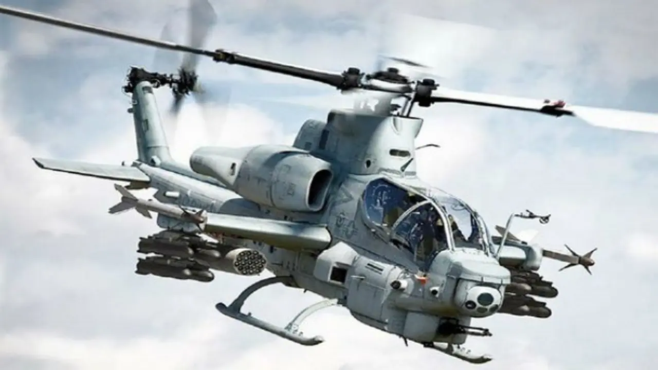 Helikopter serbu (9)