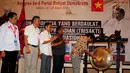 Mantan aktivis Malari, Hariman Siregar membuka Kongres PRD ke-8 di Hotel Acacia, Jakarta, Selasa (24/3/2015). Pada kongres kali ini, PRD akan berjuang untuk menjadi salah satu kontestan dalam Pemilu 2019 nanti.(Liputan6.com/Yoppy Renato)