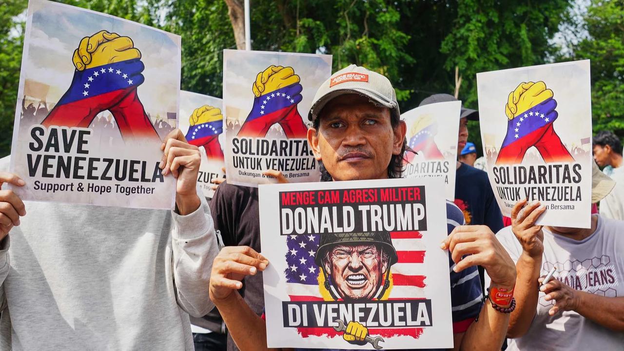 FOTO: Aksi Buruh dan Mahasiswa di Jakarta Protes Penangkapan Presiden Venezuela