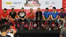 Sejumlah pebasket ternama mengikuti sesi tanya jawab dengan wartawan jelang bergulirnya IndiHome National Basketball League (NBL) Championship Series 2015 di Jakarta, Jumat (1/5/2015). (Liputan6.com/Helmi Fithriansyah)
