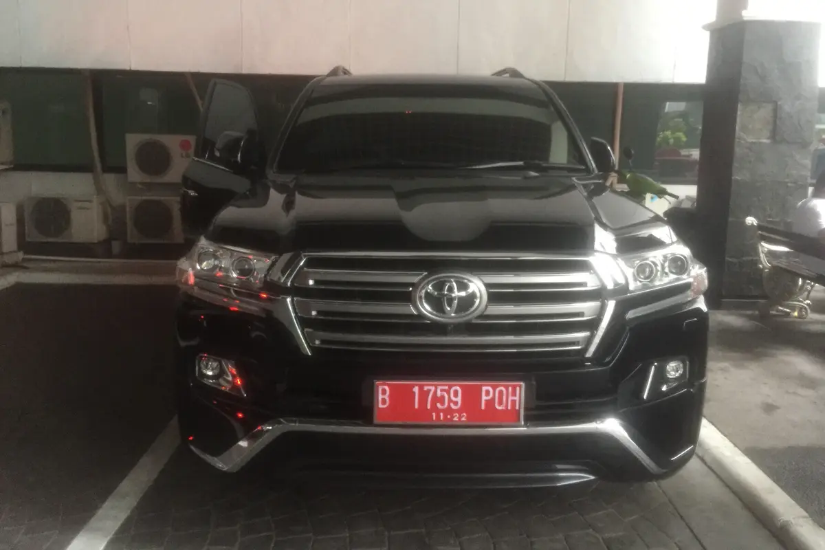 Mobil dinas Gubernur dan Wagub DKI Jakarta Anies Baswedan-Sandiaga Uno