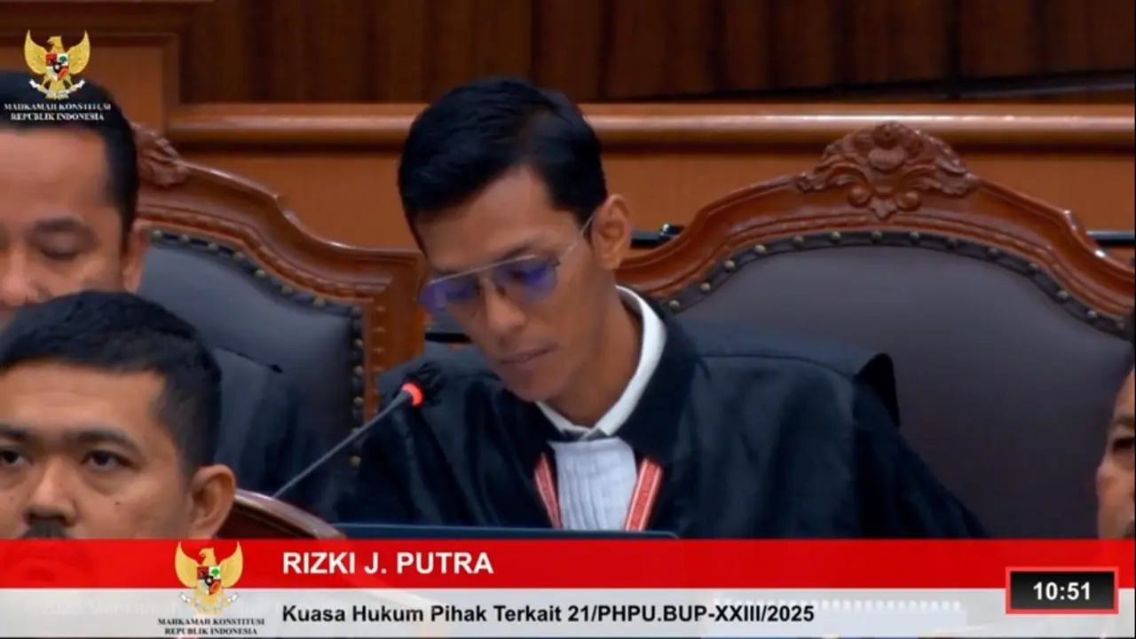 Kuasa Hukum pasangan calon nomor 2, Adam–Sutoyo, Rizki Polang.