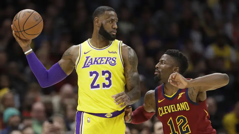 Aksi LeBron James kala Lakers mengunjungi markas Cavaliers di ajang NBA