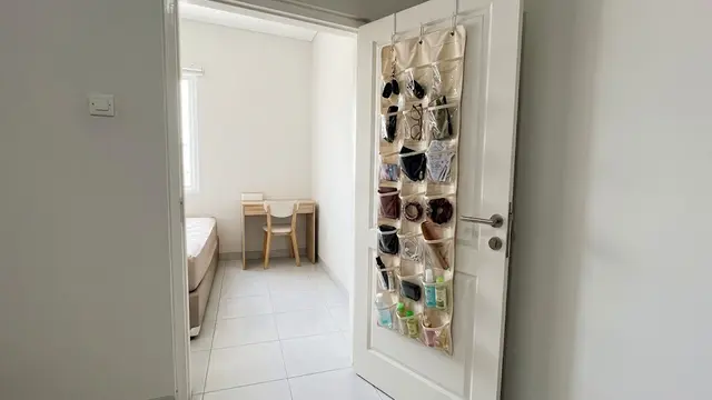 Rak Gantung di Balik Pintu