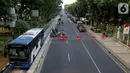 Suasana akses jalan menuju Istana Negara, Jakarta, Senin (14/10/2019). Hingga sore hari, polisi masih menutup jalan dikarenakan isu adanya demo mahasiswa yang akan berlangsung hari ini. (Liputan6.com/JohanTallo)