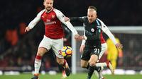 Secara penyerangan Mustafi memiliki sedikit kelebihan dari para kompatriot. Namun ia akan keteteran jika mendapatkan serangan balik dari lawan. (AFP/Justin Tallis)
