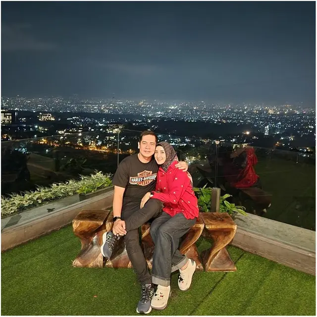 6 Potret Ricky Perdana dan Istri, Ungkap Kondisi Anak Usai Jatuh dari Lantai 2