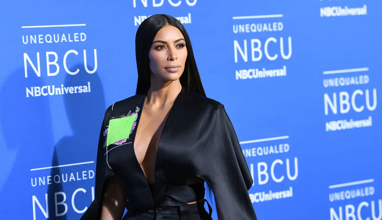 Akhirnya Kim Kardashian mengajak Chicago West jalan-jalan di ruang publik untuk pertama kainya. (ANGELA WEISS  AFP)
