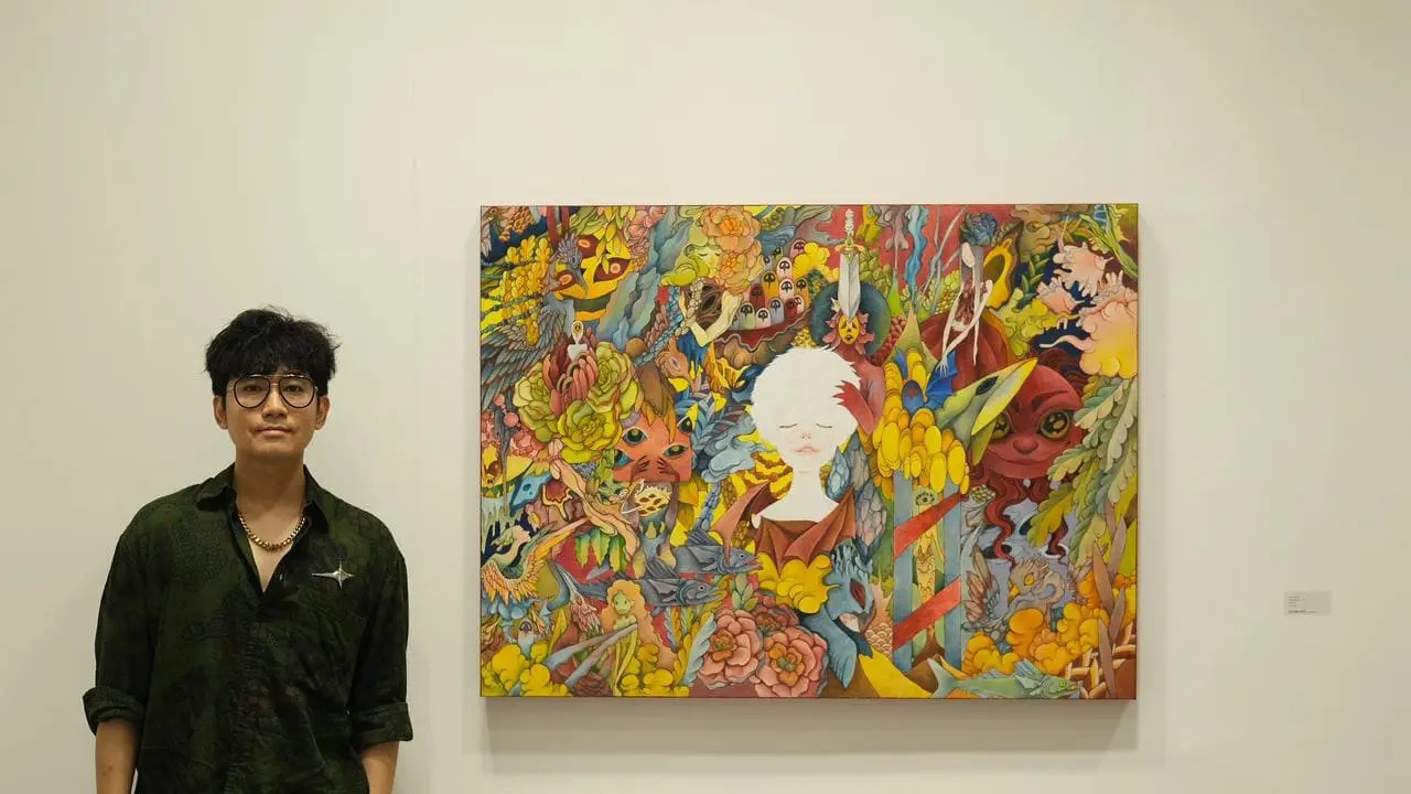 Potret seniman Atreyu Moniaga di Art Jakarta 2025