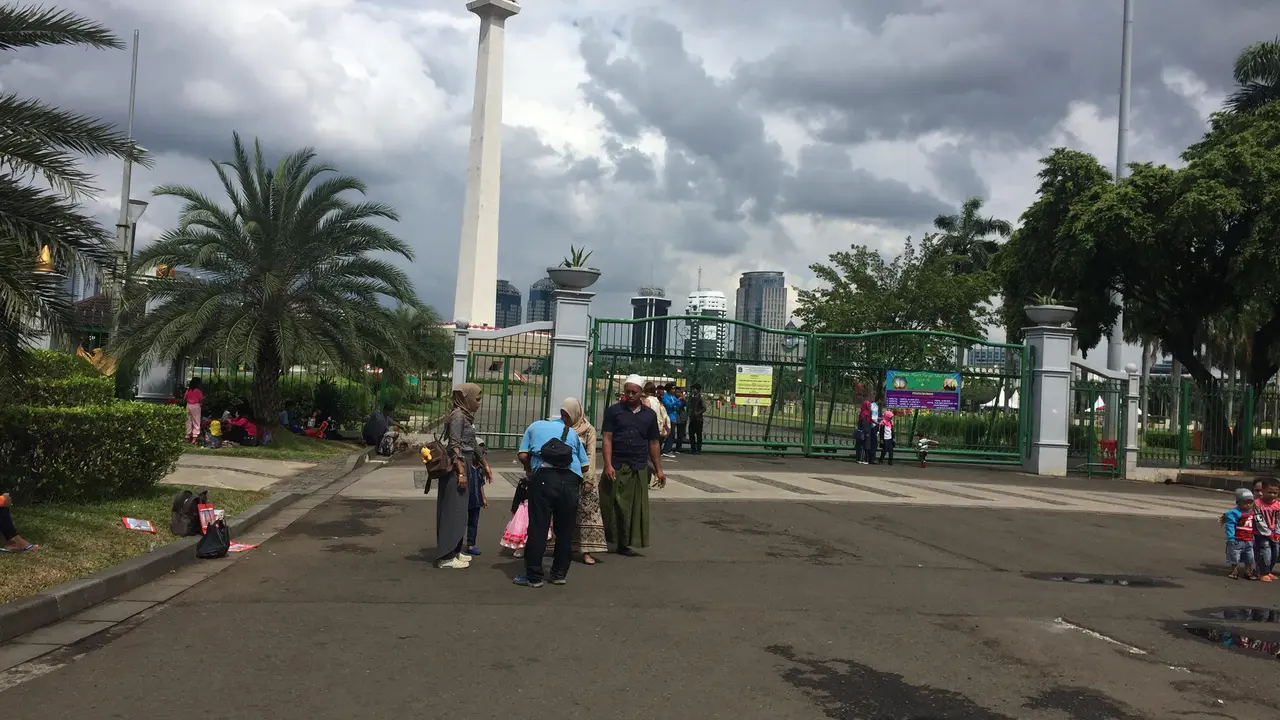 Monas