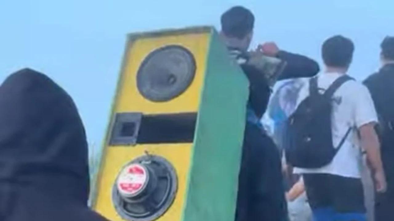 Viral! Pendaki Bawa Sound Horeg ke Puncak Gunung Andong, Terancam Blacklist