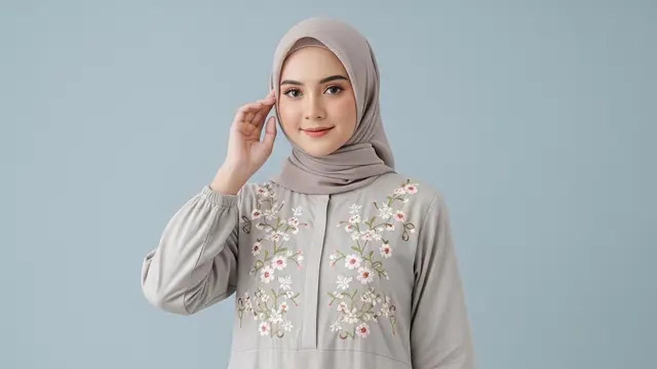 10 Gamis Muslimah Motif Bunga Besar Paling Adem 2025, Stylish &amp; Anti Gerah Sepanjang Hari