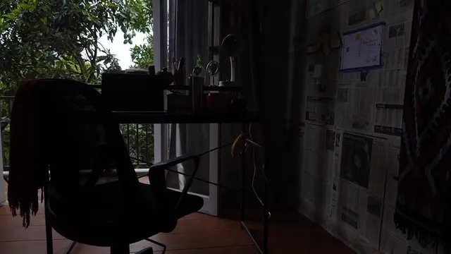 Dinamai Newspaper Room Ini 7 Potret Ruang Kerja Adinda Thomas di Rumah
