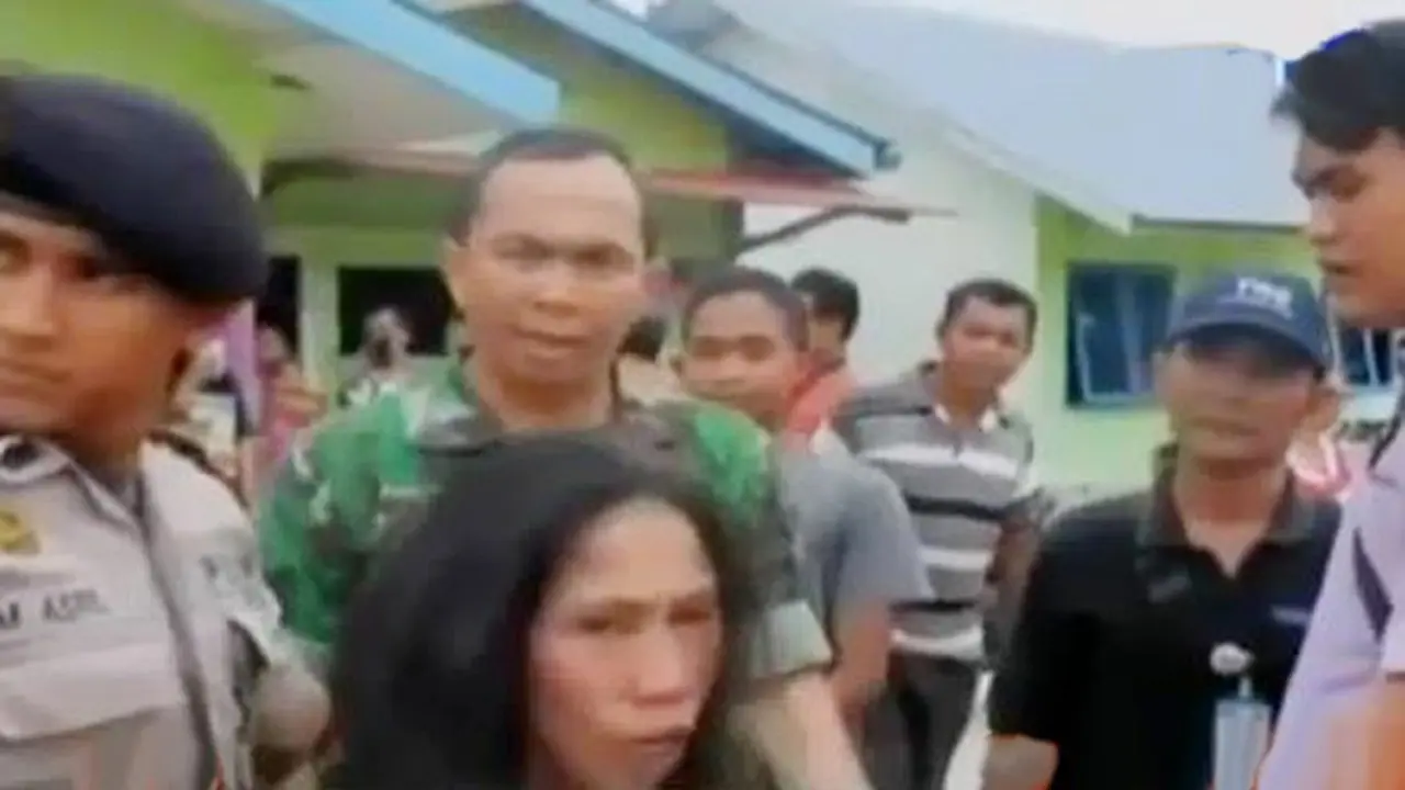 VIDEO: Paksa Anaknya Jadi Pengemis, Ibu Ini Ditangkap Petugas