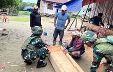 Momen Haru: Satgas Yonif 521/DY Rela Buatkan Peti Jenazah untuk Warga Pedalaman, Pererat Bantuan TNI Papua