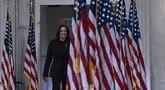 Wakil Presiden Amerika Serikat (AS) yang juga kandidat calon presiden dari Partai Demokrat, Kamala Harris tiba untuk berbicara di Universitas Howard di Washington DC, pada Rabu 6 November 2024. (Brendan SMIALOWSKI/AFP)