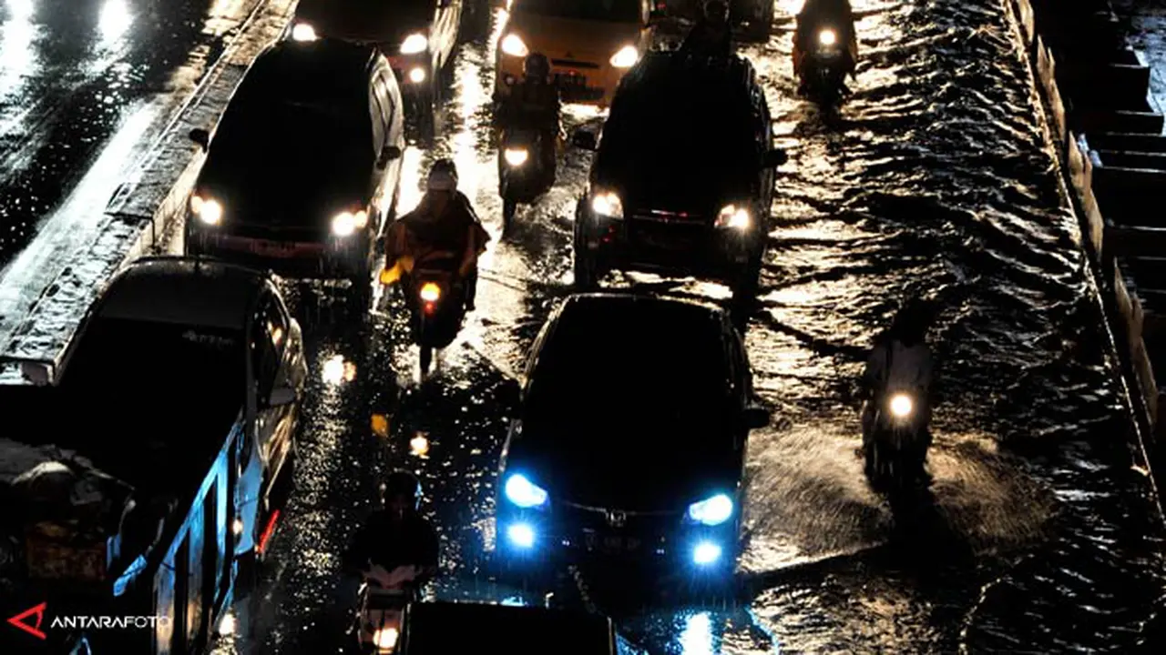 banjir-macet-140112c.jpg