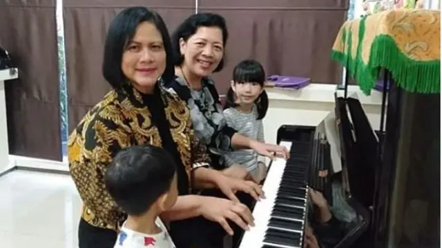 Iriana Jokowi dengan Gaya Rambut Terbarunya
