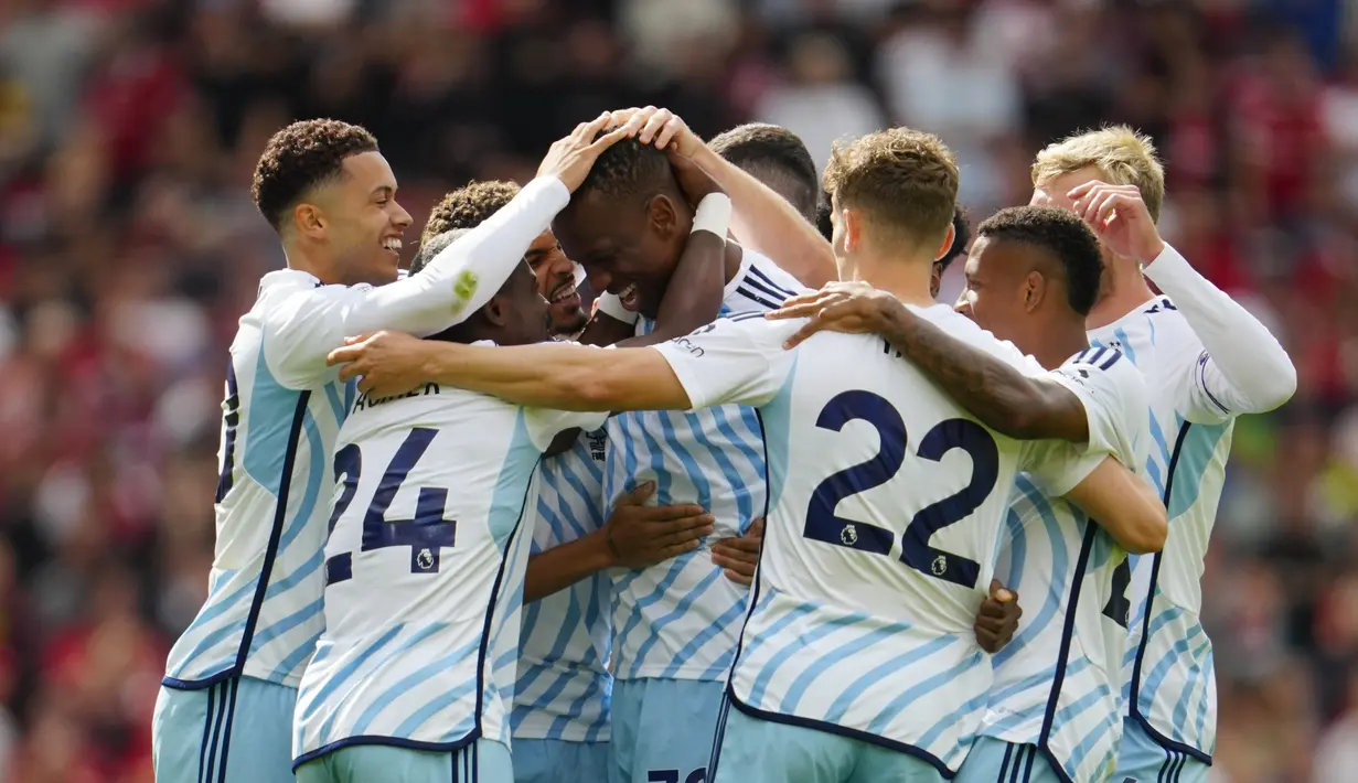 Sementara dua gol Nottingham Forest dicetak oleh Taiwo Awoniyi (2') dan Willy Boly (4'). (AP Photo/Jon Super)