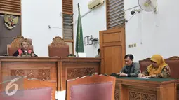Hakim menolak praperadilan kakak Saipul Jamil, Samsul Hidayatullah karena KPK telah melampirkan bukti-bukti yang cukup dalam penetapan Samsul sebagai tersangka, Jakarta, Senin (29/8). (Liputan6.com/Yoppy Renato)