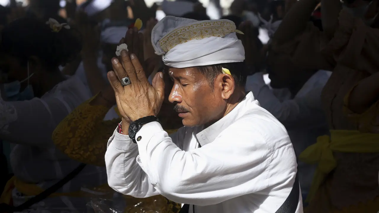 20 Ucapan Hari Raya Galungan 2023 dalam Bahasa Bali dan Artinya, Penuh Kedamaian