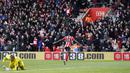 Pemain Southampton, Sadio Mane merayakan golnya ke gawang Liverpool pada lanjutan liga Inggris pekan ke-31 di Stadion St Mary, Southampton, Minggu (20/3/2016) WIB. (AFP/Adrian Dennis)