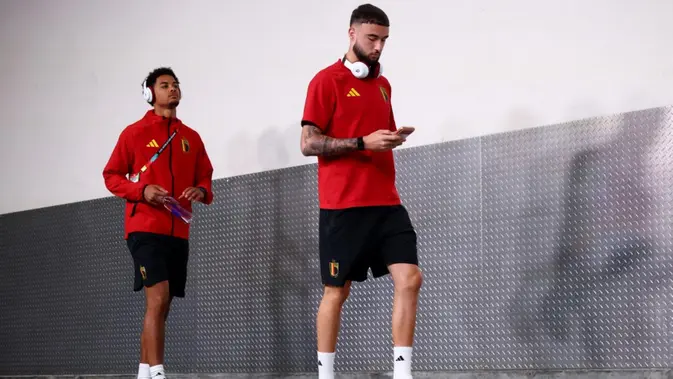 Koni De Winter dan Zeno Debast Tiba di Stadion Los Angeles Jelang