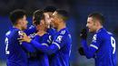 Pemain Leicester City James Maddison (kedua kiri) merayakan golnya ke gawang Brighton pada pertandingan Liga Premier Inggris di Stadion King Power, Leicester, Inggris, Minggu (13/12/2020). Leicester City menang 3-0. (Ben Stansall/Pool via AP)