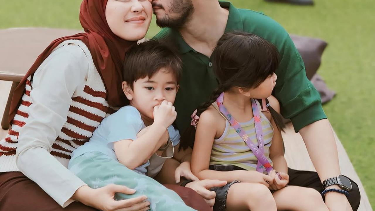 Potret Harmonis Keluarga Syahnaz Sadiqah dan Jeje Govinda