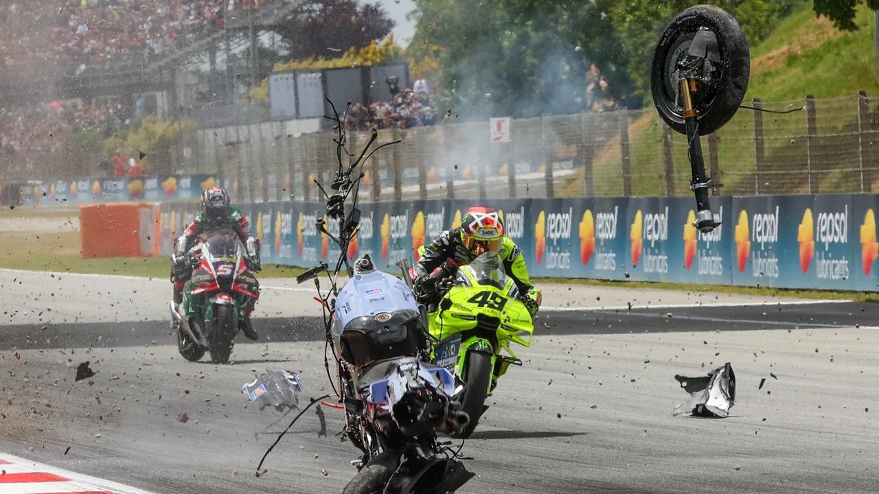 FOTO: Detik Detik Alex Marquez Terlempar dalam Kecelakaan Horor MotoGP Catalunya 2026
