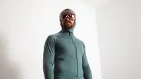 Rekomendasi Base Layer Terbaik untuk Menunjang Performa Saat Berolahraga