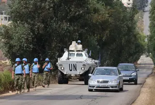 Pasukan Sementara PBB di Lebanon (UNIFIL) meningkatkan patroli pasca rerangan Israel di Lebanon. (JOSEPH EID/AFP)
