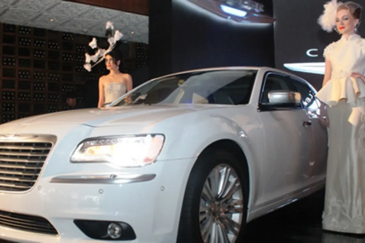 Chrysler 300C (foto: Nazar Ray)