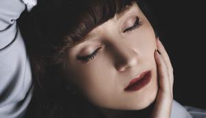 Ilustrasi operasi plastik (Foto: Unsplash/Roksolana Zasiadko)