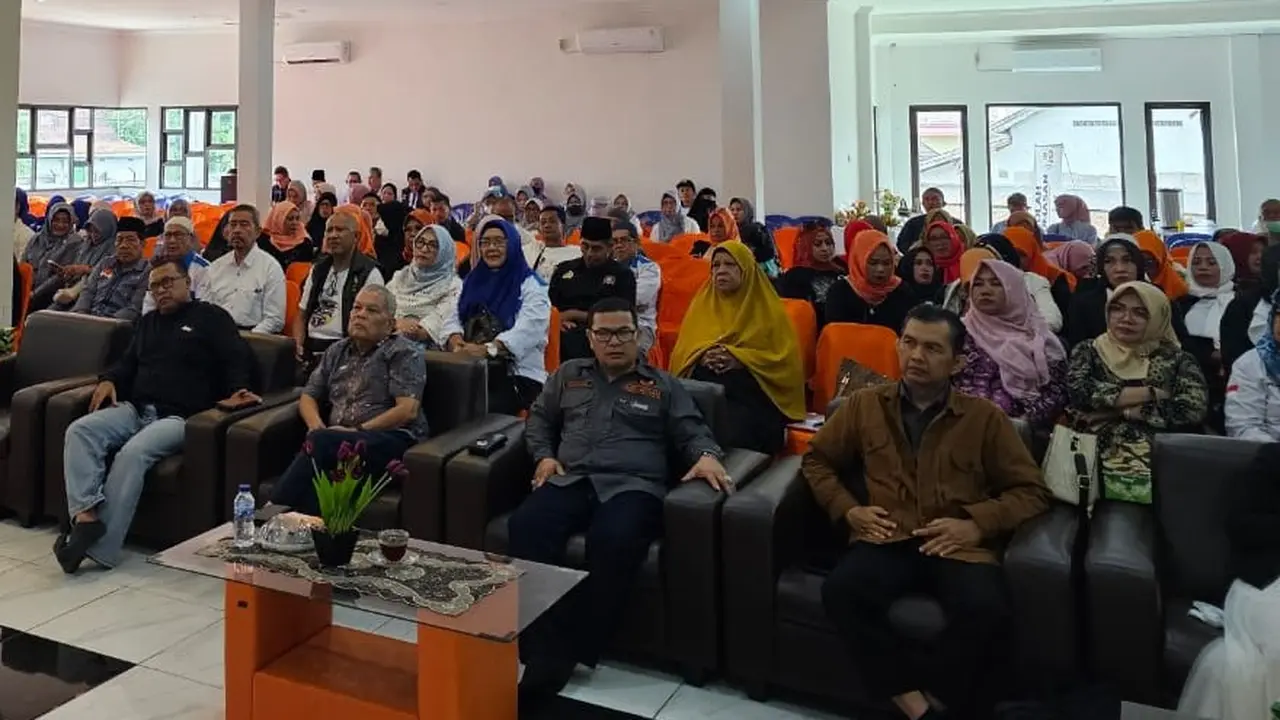 Relawan Garda Matahari Jambi menggelar ToT saksi untuk mengamankan suara pasangan AMIN di TPS. (Istimewa)