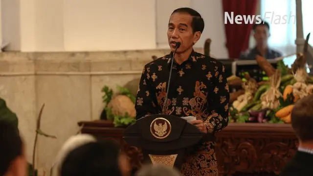 residen RI Joko Widodo (Jokowi) hari ini mengumpulkan seluruh Menteri dan Kepala Lembaga di Istana Kepresidenan, Bogor untuk melakukan rapat. Pembahasannya mengenai program pemerintah di 2017.