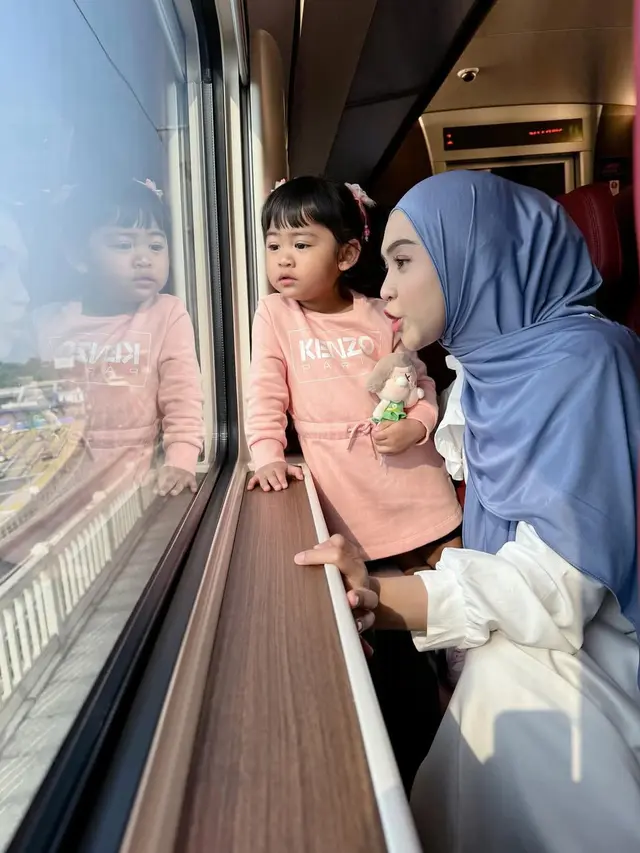 Ria Ricis dan Moana